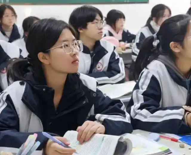 雙減政策的落地由于這愈加突出了校園作為教育主陣地的作用