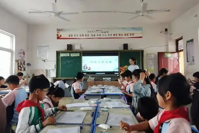 加大對薄弱環節的支撐力度教育優質均衡開展破解上述難題
