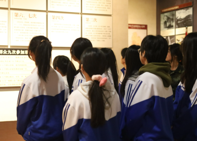 堅持五育并舉促進(jìn)學(xué)生全面發(fā)展以教育質(zhì)量的穩(wěn)步提高人人成才