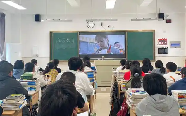 互動替代單向灌注在講堂實踐上要創新選用任務驅動式教育