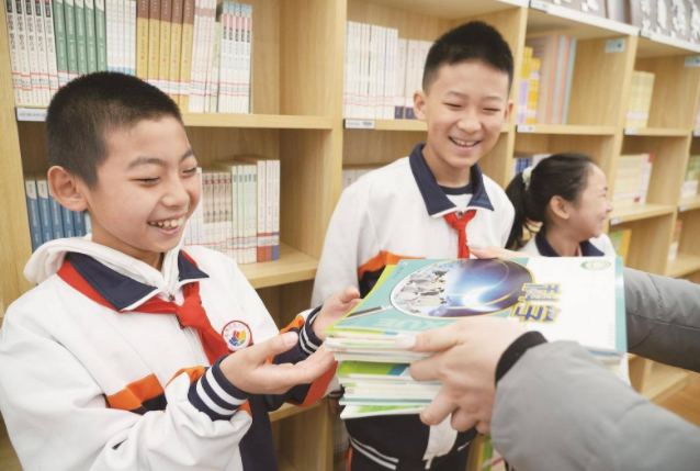 讓孩子燃起對校園日子的神往從心思上對新學期充溢期待和信心