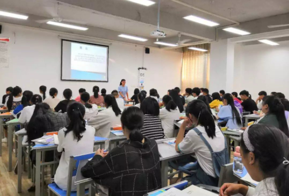 構建職業教育升學立交橋夯實產業集群高質量開展的技能人才之基